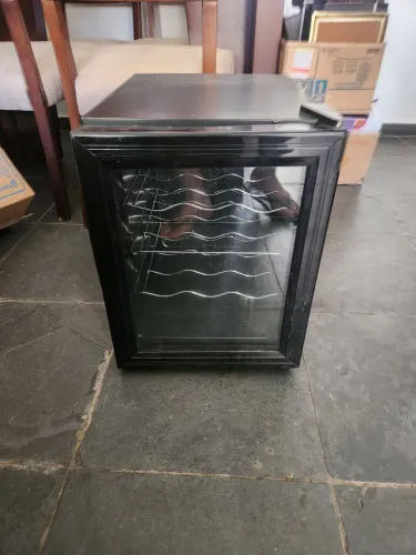 Vende-se Adega de Vinhos