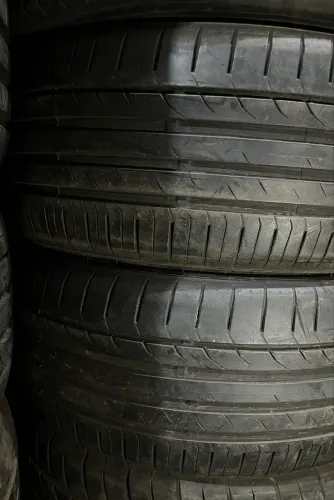 Par de pneus 18 perfil baixo 225/40 R18 semi novos ( 225/40/18 )