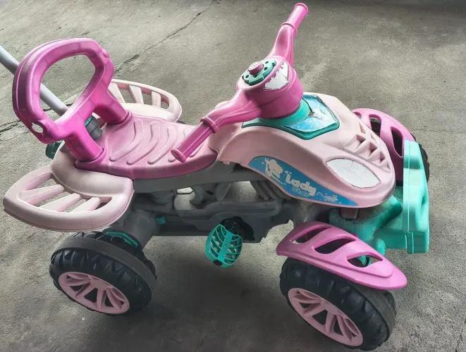 Triciclo infantil motoca menina