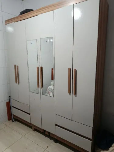 Vende se guarda roupa