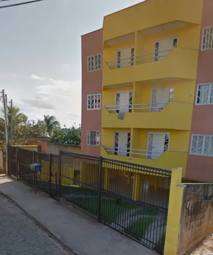 Portão de garagem + portal social à venda