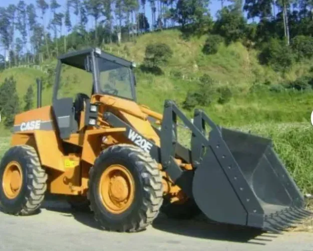 Pá carregadeira Case W20E ano 2018