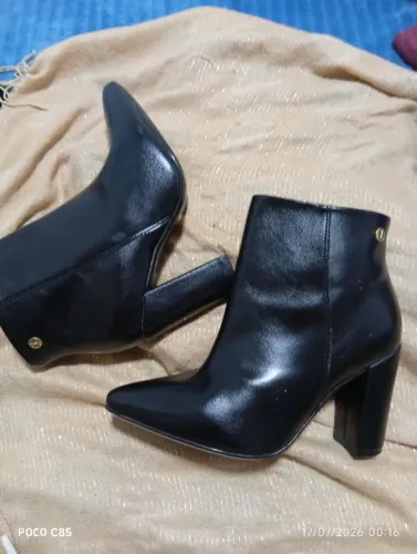Bota Vizzano semi nova