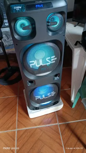 Caixa amplificada com jogo de luz led potência 2.200w pega Pen drive, Bluetooth