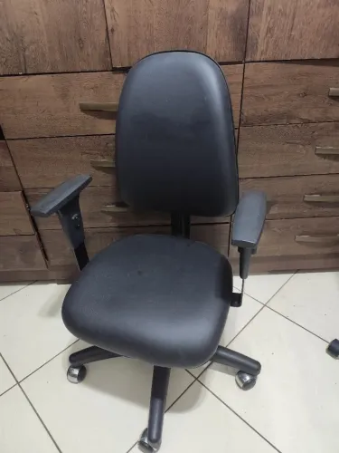 Cadeira diretor giratória