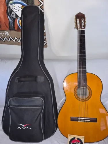 VENDE-SE VIOLÃO CLÁSSICO YAMAHA C70