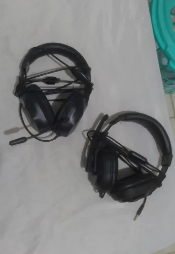 (COMBO) 2 headsets novos com microfone