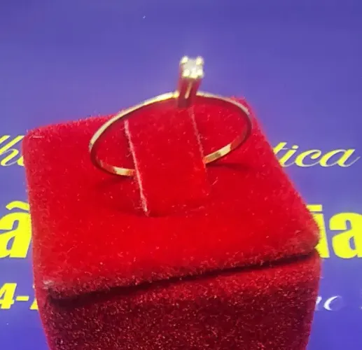 Anel Solitário 15 Anos Debutante Tradicional Peso 0.80 Gramas Diamantes 1 mm