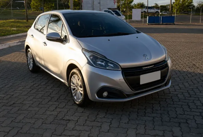 Peugeot 208 Active 1.2 Flex 12V 5P Mec. 2020