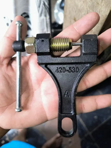 ? EXTRATOR / CHAVE DE DESMONTAR CORRENTE DE MOTO E BIKE (PASSO 420 A 530)