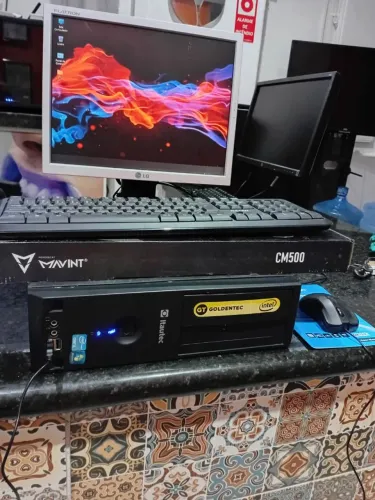 Computador i5 > monitor 
