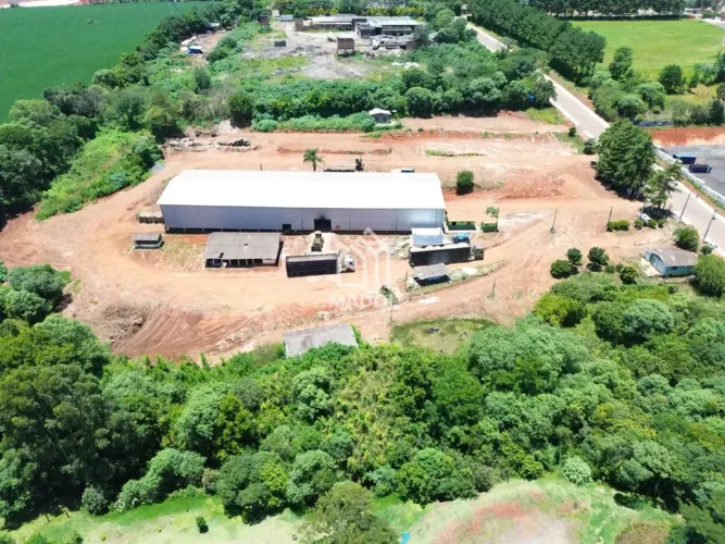 BARRACÃO NO DISTRITO INDUSTRIAL - ESPAÇO E ESTRUTURA PARA GRANDES OPERAÇÕES