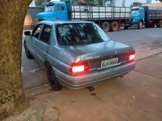 Ford Verona GL 1.8i / LX 1.8i 4P (álcool) 1994