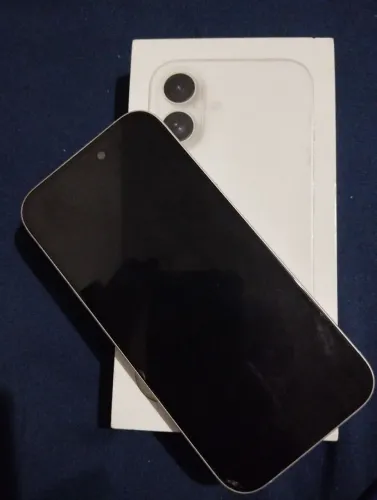 iPhone 16 