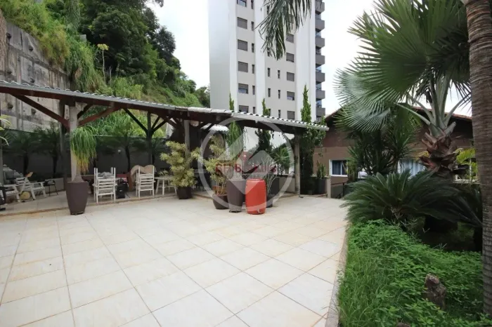 CASA À VENDA 7 QUARTOS NO SANTA LUCIA codigo: 341492