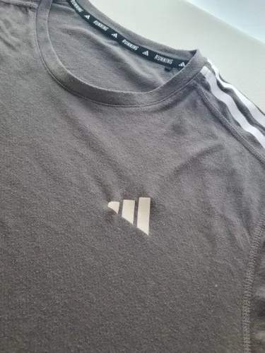 Camiseta adidas