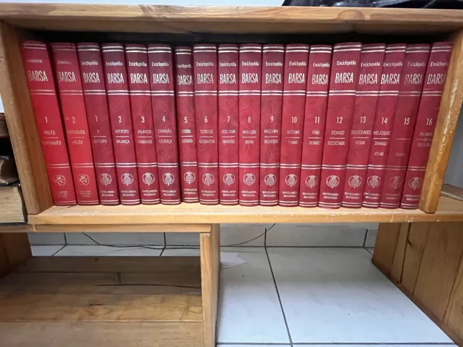 Enciclopédia BARSA 16 volumes + 2 volumes dicionários