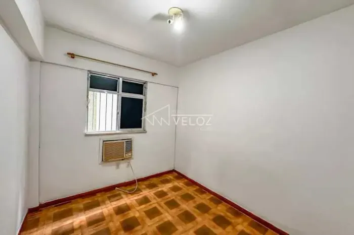 Apartamento : / Residencial / Glória