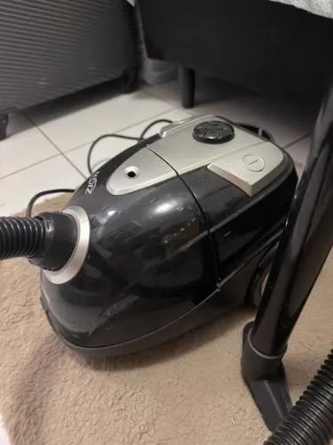 Aspirador de pó Mondial 1500W- 127v