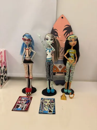 Monster High trio dead tired