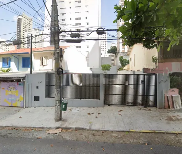 Terreno na Rua Aimberê, 891 426 m²