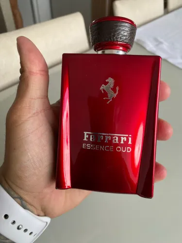 Ferrari essence oud raridade
