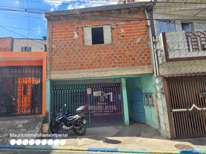 Casa Padrão 3 comodos, w;c e lavanderia 1º andar (só essa casa em cima)