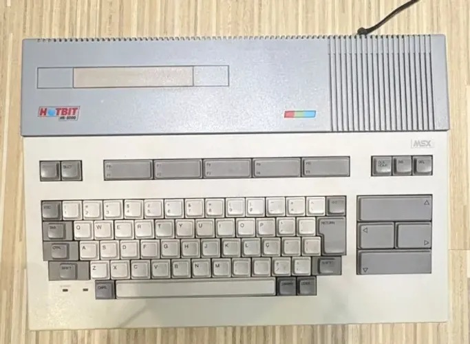 Sharp Epcom HotBit HB-8000 MSX - Funcionando - Caixa Original + Manuais