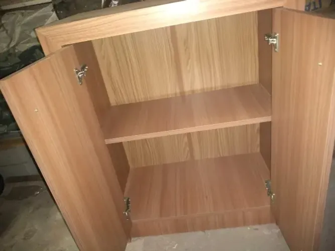 Armário pequeno de MDF , bom est.Retira p/comprador. Sem oferta.Somente via mensagens OLX