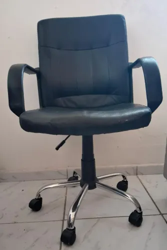 Vende-se cadeira de escritório 