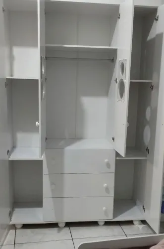 Guarda roupa e cômoda infantil