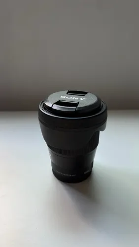 Sigma 16mm f1.4 para Sony (a6400, ZV-E10, a6700) - Estado de Nova?