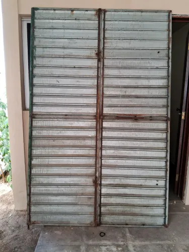 Portâo 140 de largura por 220 altura 300.00 reais.