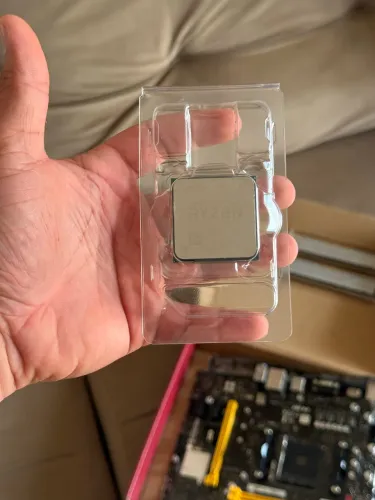 B450M Biostar + Ryzen 5 3600 funcionando perfeitamente