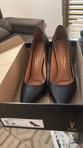 Scarpin Vizzano Preto Bico Fino Salto Alto Nº 36 - Novo na Caixa