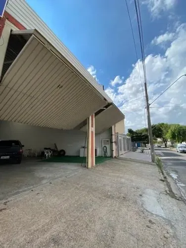 Barracão e casa já alugados, vendo, aceito permuta ou financio .