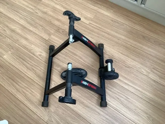 Vendo Rolo de treino para bike high one