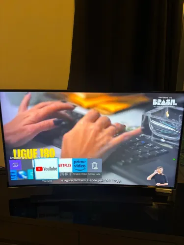 Smart TV de 48 polegadas com tela curva