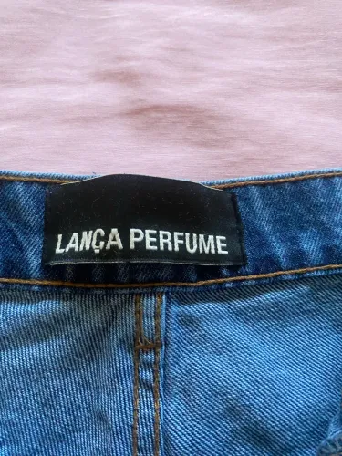 Calça jeans feminina Lança Perfume, tamanho 42.
