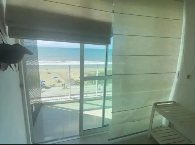 Apartamento mobiliado para aluguel na Av. Boa Viagem, 2 quartos (sem suíte), Recife-PE.