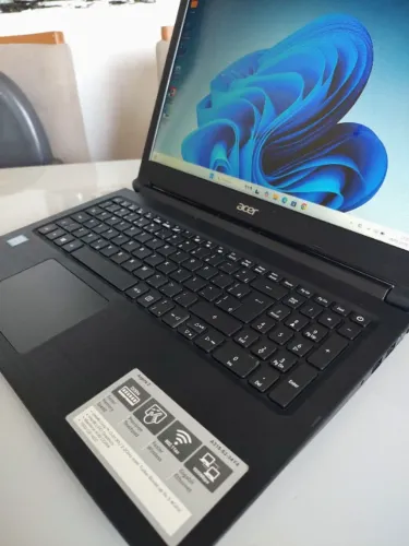 Notebook Acer Aspire 3, processador i3, 8°Geracao. 4gb de memória + 128GB SSD. Novo