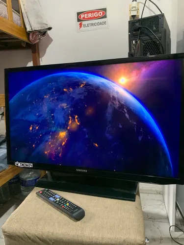 TV 32 POLEGADAS (NÃO É SMART )