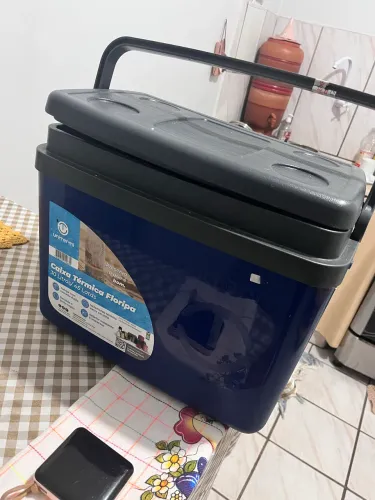 Caixa térmica de 30 litros. Nova