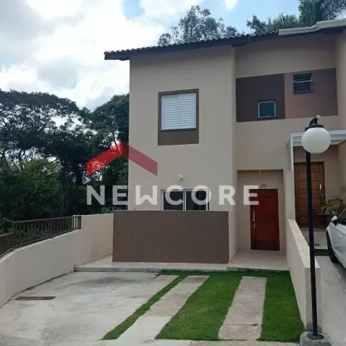 Casa de condomínio em Estrada Danúbio - Jardim Pioneiro - Cotia/SP