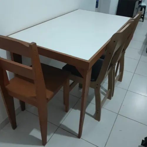 Mesa 4 cadeiras 