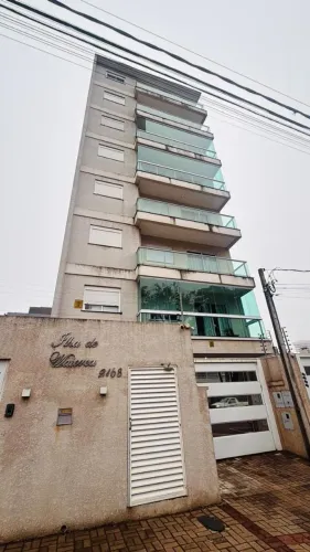 Apartamento com 03 quartos no Centro