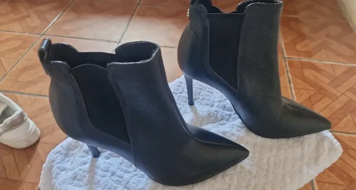 Vendo bota salto alto 