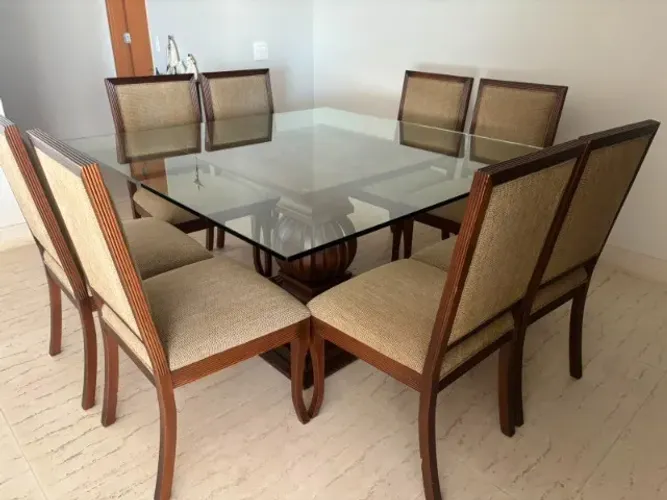 Cadeiras de Jantar Premium em Madeira - Design Sofisticado