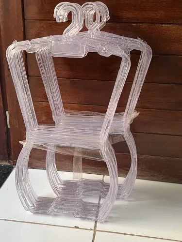 Cabide silhueta acrílico
