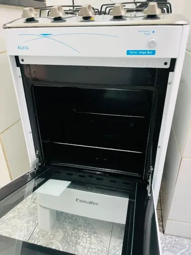 Fogão Esmaltec Ágata de 4 bocas - acendimento automático total - mesa em aço inox